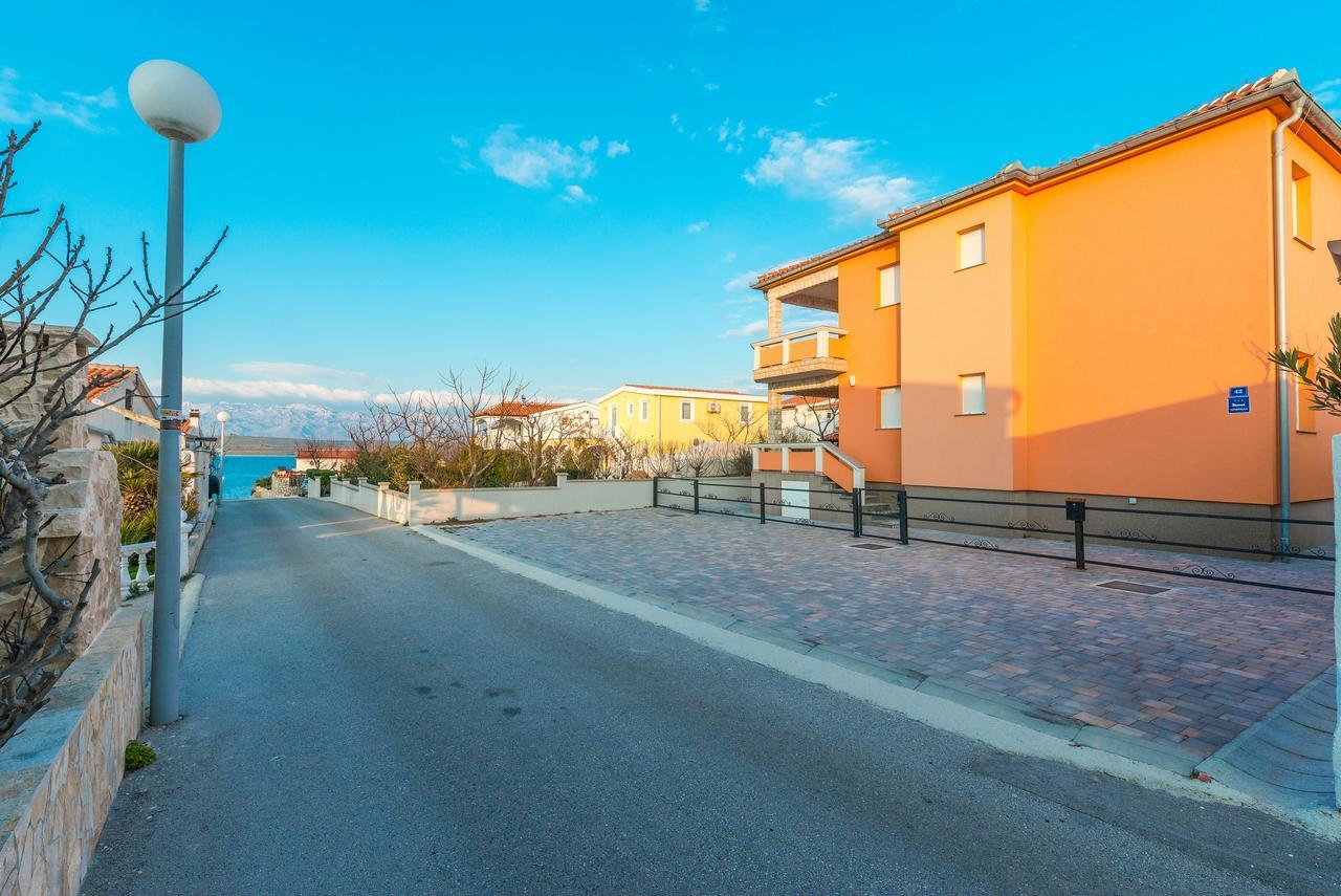 Apartments Kovacevic Vir Exteriör bild