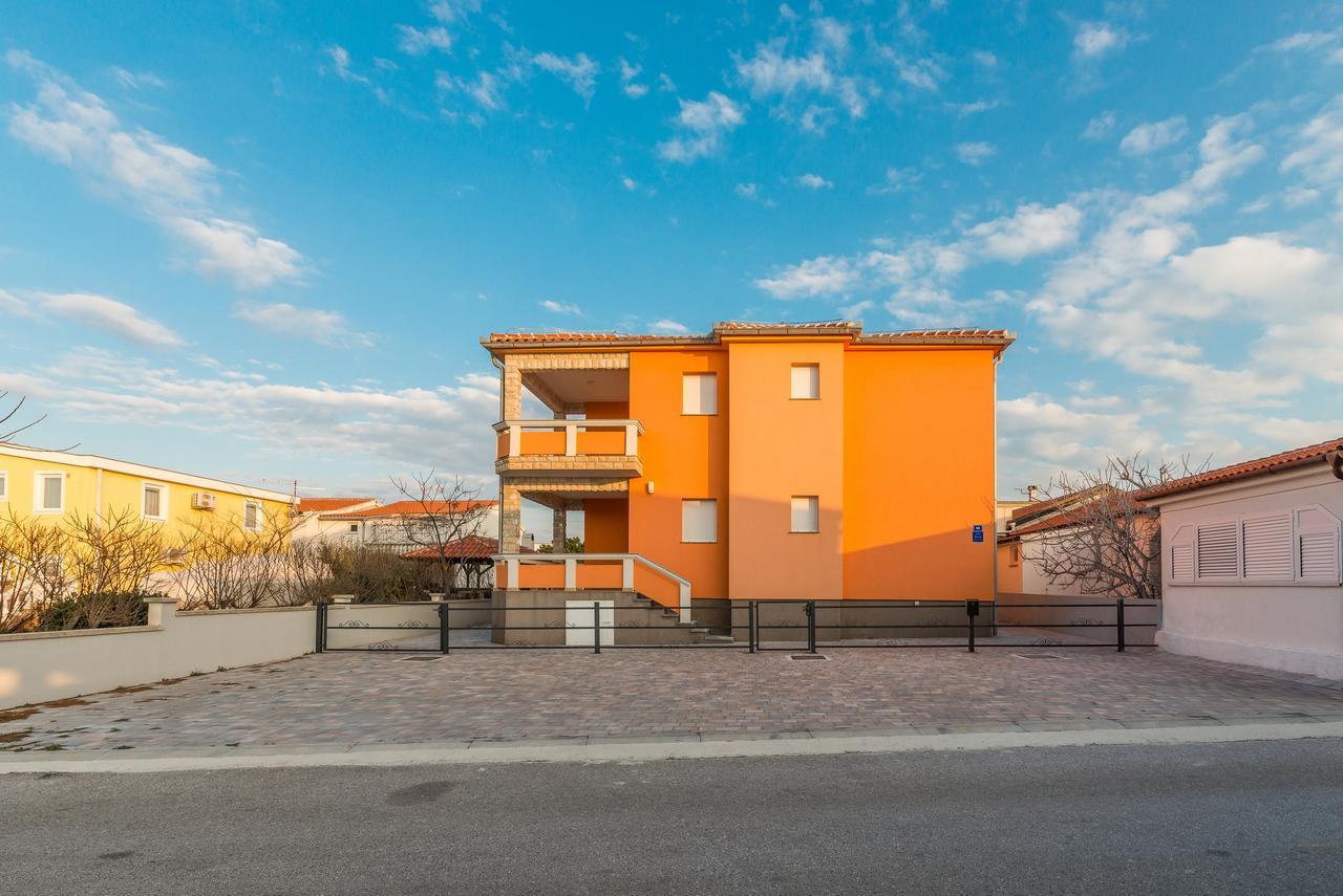 Apartments Kovacevic Vir Exteriör bild